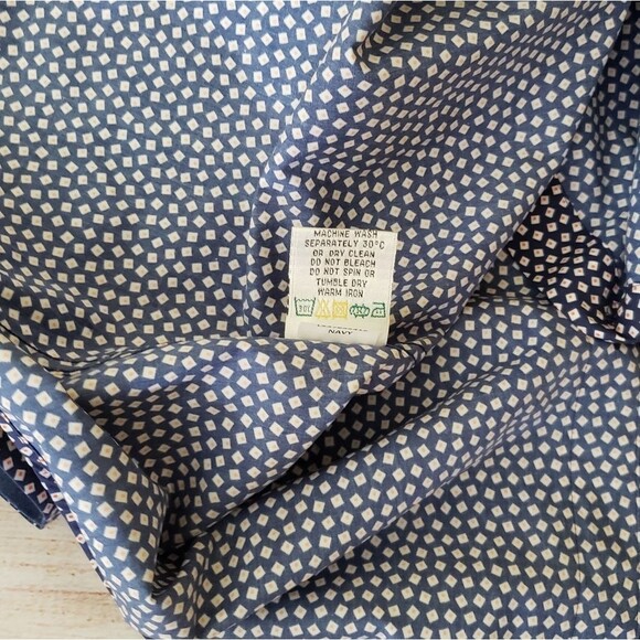 Bugatchi Short Sleeve Button Front Shirt Men's Size Medium Navy Blue Red White - Picture 15 of 15